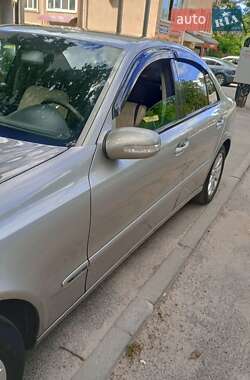 Седан Mercedes-Benz E-Class 2004 в 