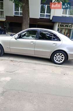 Седан Mercedes-Benz E-Class 2004 в Ірпені