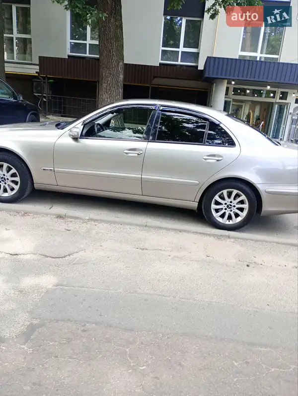 Mercedes-Benz E-Class 2003 VIN WDB2110061A415575 фото оголошення 9 з 47