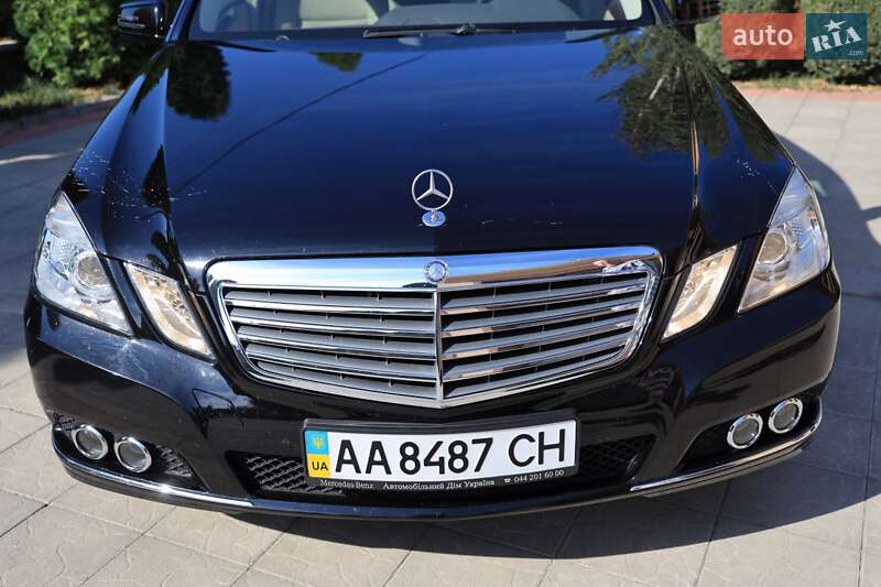 Седан Mercedes-Benz E-Class 2011 в Киеве