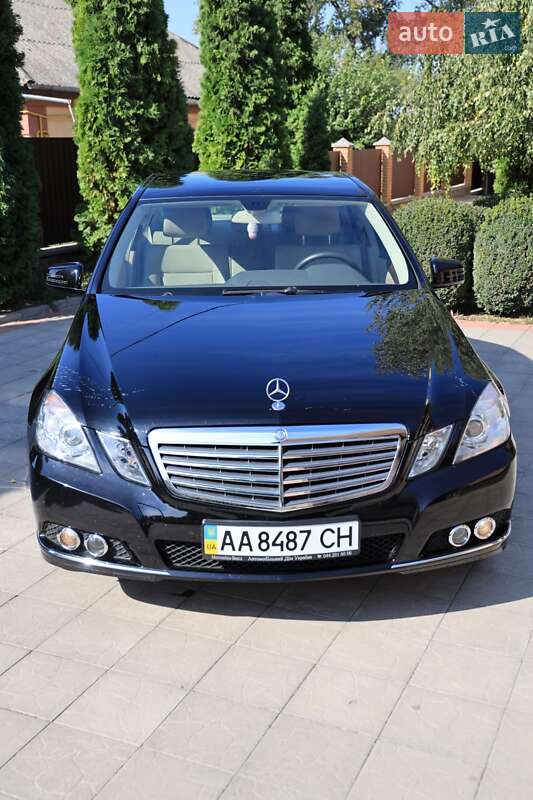 Седан Mercedes-Benz E-Class 2011 в Киеве