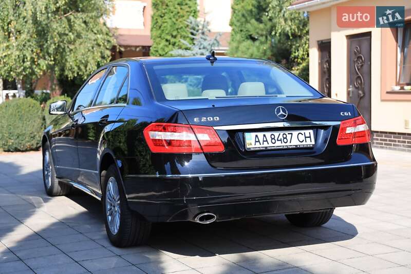 Седан Mercedes-Benz E-Class 2011 в Киеве