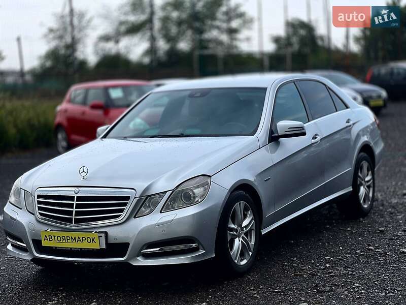 Седан Mercedes-Benz E-Class 2011 в Ужгороді