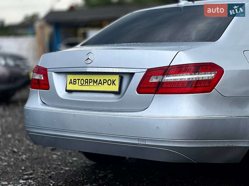 Седан Mercedes-Benz E-Class 2011 в Ужгороді