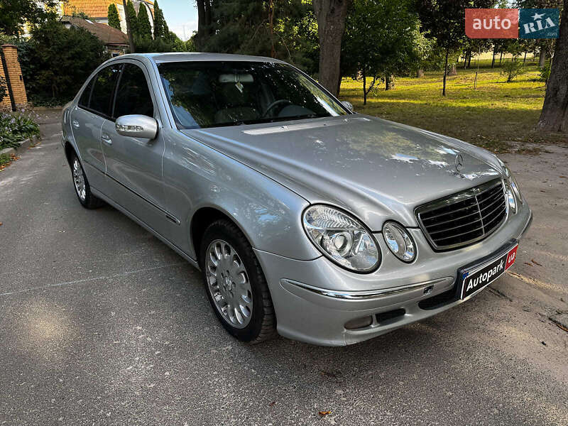 Седан Mercedes-Benz E-Class 2004 в Киеве