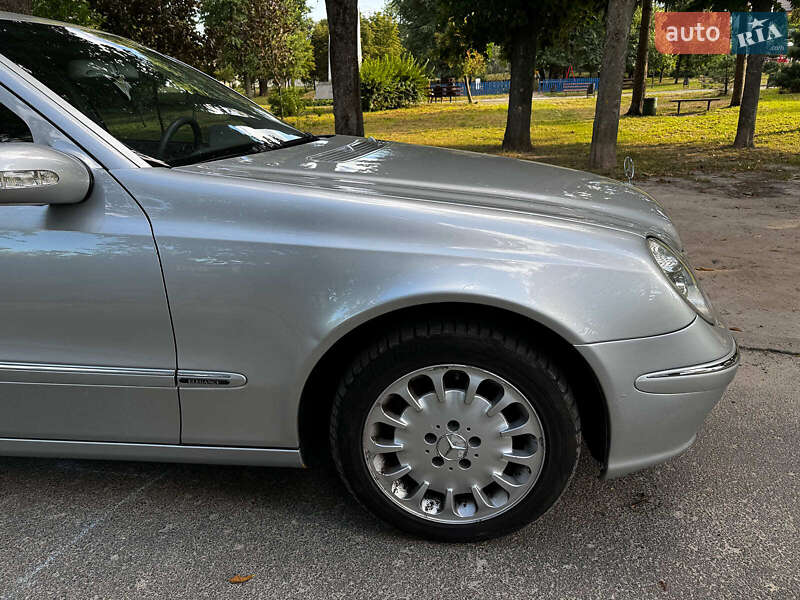Седан Mercedes-Benz E-Class 2004 в Киеве