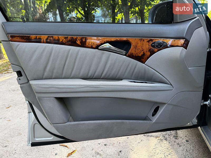 Седан Mercedes-Benz E-Class 2004 в Киеве