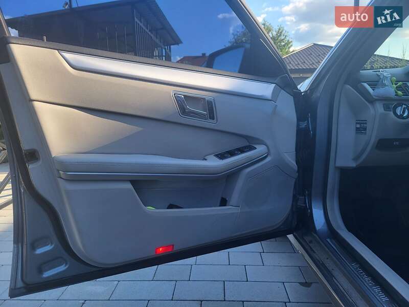 Седан Mercedes-Benz E-Class 2009 в Хусті