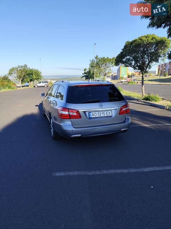 Универсал Mercedes-Benz E-Class 2012 в Тячеве