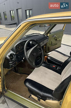 Седан Mercedes-Benz E-Class 1979 в 