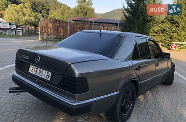 Седан Mercedes-Benz E-Class 1993 в 
