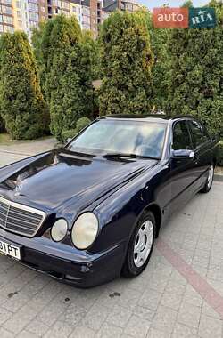 Седан Mercedes-Benz E-Class 2001 в Сокале