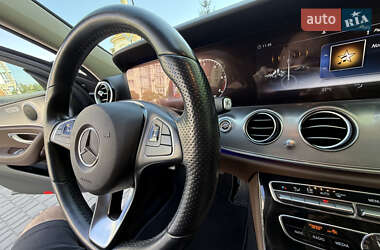 Седан Mercedes-Benz E-Class 2017 в 