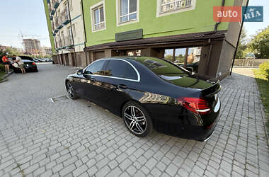 Седан Mercedes-Benz E-Class 2017 в 