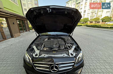 Седан Mercedes-Benz E-Class 2017 в 