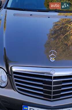 Седан Mercedes-Benz E-Class 2008 в Александрие