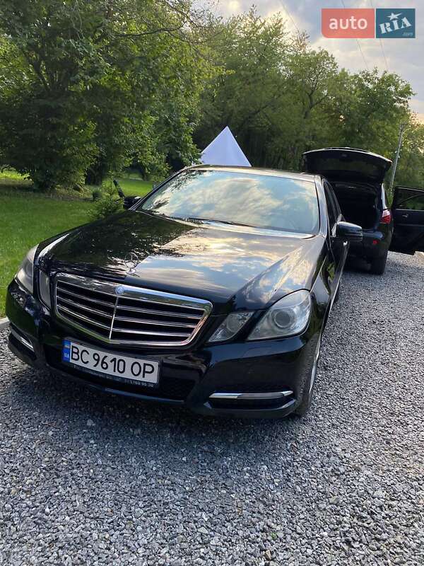 Mercedes-Benz E-Class 2011