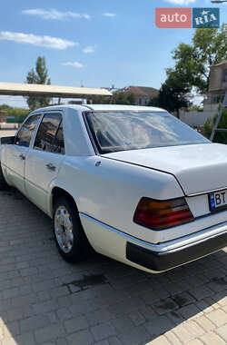 Седан Mercedes-Benz E-Class 1992 в Херсоні
