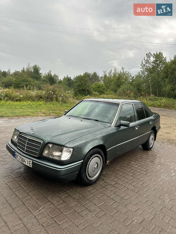 Седан Mercedes-Benz E-Class 1995 в 