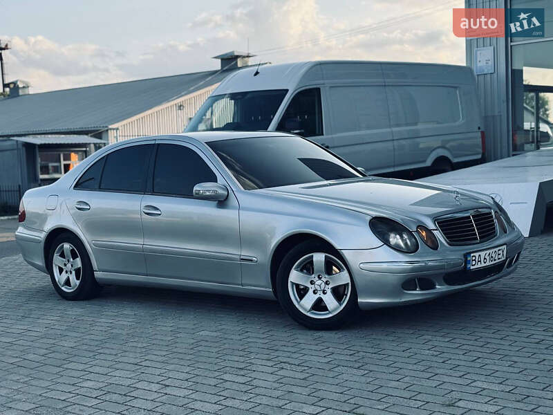 Седан Mercedes-Benz E-Class 2002 в 