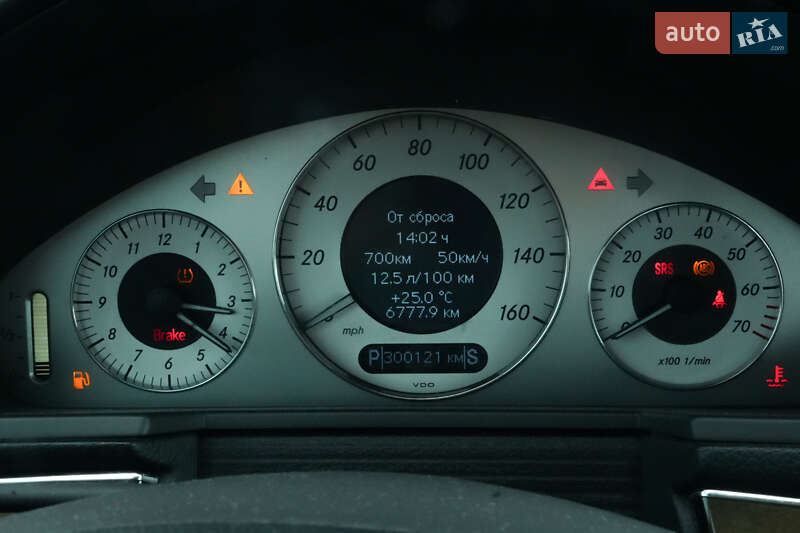 Седан Mercedes-Benz E-Class 2002 в Киеве