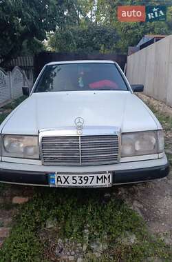 Седан Mercedes-Benz E-Class 1985 в Харькове