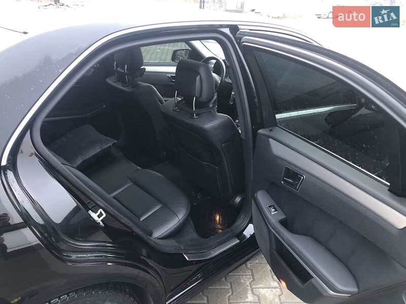 Седан Mercedes-Benz E-Class 2010 в Львове