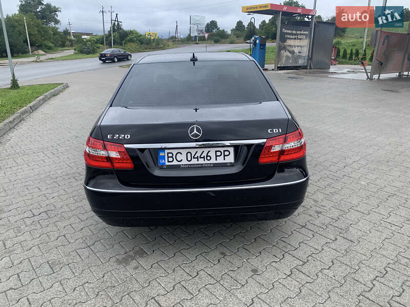 Седан Mercedes-Benz E-Class 2010 в Львове