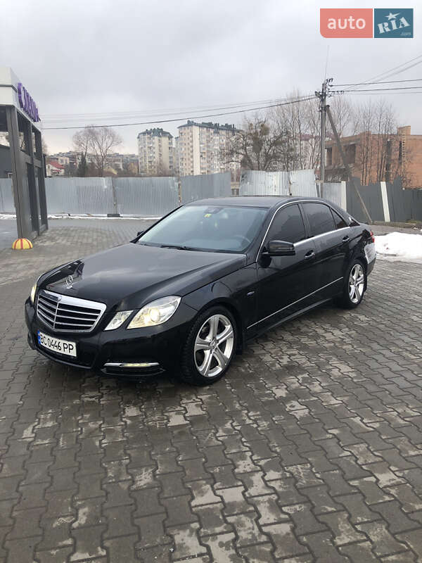 Седан Mercedes-Benz E-Class 2010 в Львове