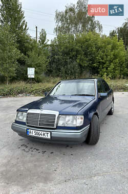 Седан Mercedes-Benz E-Class 1988 в Макарове