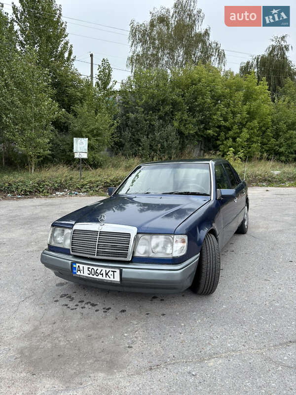 Седан Mercedes-Benz E-Class 1988 в 