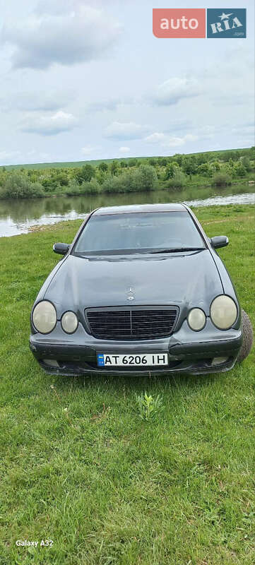 Mercedes-Benz E-Class 2000