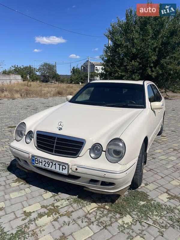 Mercedes-Benz E-Class 2000