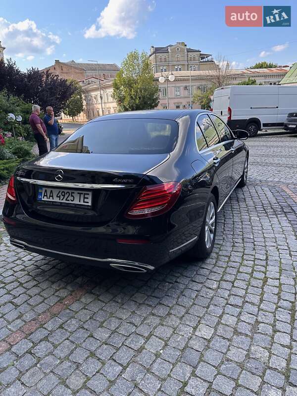 Седан Mercedes-Benz E-Class 2018 в Києві