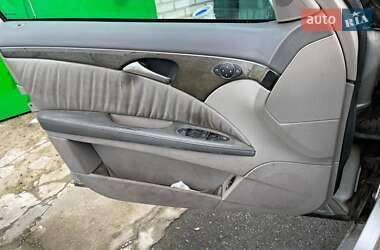 Седан Mercedes-Benz E-Class 2002 в  фото 9 Седан Mercedes-Benz E-Class 2002 в