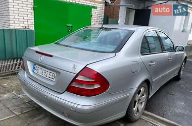 Седан Mercedes-Benz E-Class 2002 в  фото 15 Седан Mercedes-Benz E-Class 2002 в