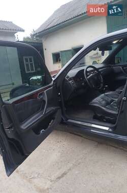 Седан Mercedes-Benz E-Class 2000 в 