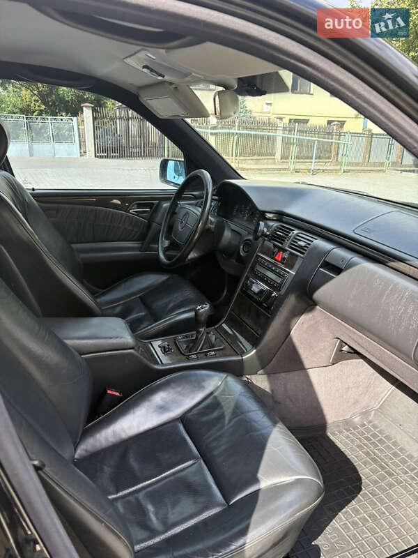 Седан Mercedes-Benz E-Class 1997 в Львові