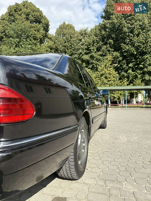 Седан Mercedes-Benz E-Class 1997 в Львові