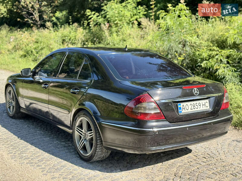 Седан Mercedes-Benz E-Class 2007 в Иршаве