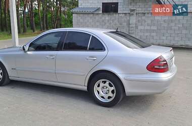 Седан Mercedes-Benz E-Class 2004 в 
