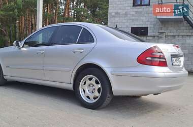 Седан Mercedes-Benz E-Class 2004 в 