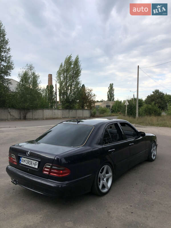 Седан Mercedes-Benz E-Class 2000 в Житомирі