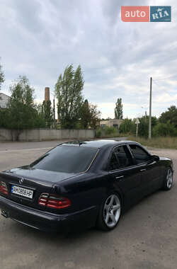 Седан Mercedes-Benz E-Class 2000 в 