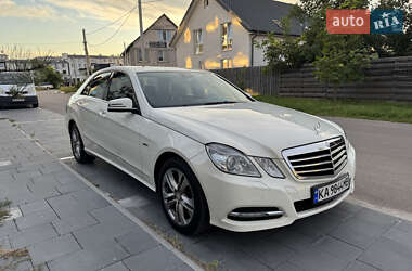 Седан Mercedes-Benz E-Class 2011 в 