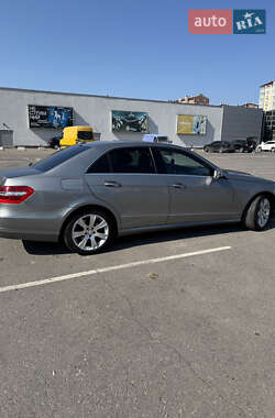 Седан Mercedes-Benz E-Class 2012 в 