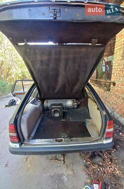 Универсал Mercedes-Benz E-Class 1993 в 