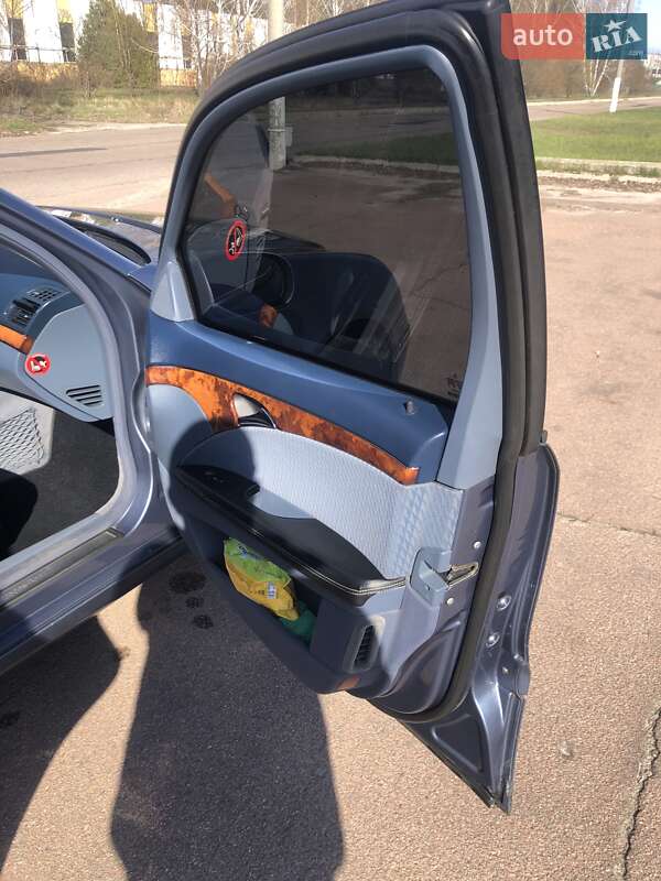 Седан Mercedes-Benz E-Class 2005 в Славутичі