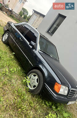 Седан Mercedes-Benz E-Class 1993 в Камне-Каширском