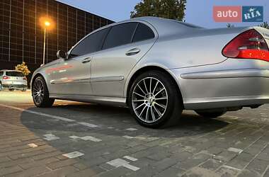 Седан Mercedes-Benz E-Class 2003 в Луцке